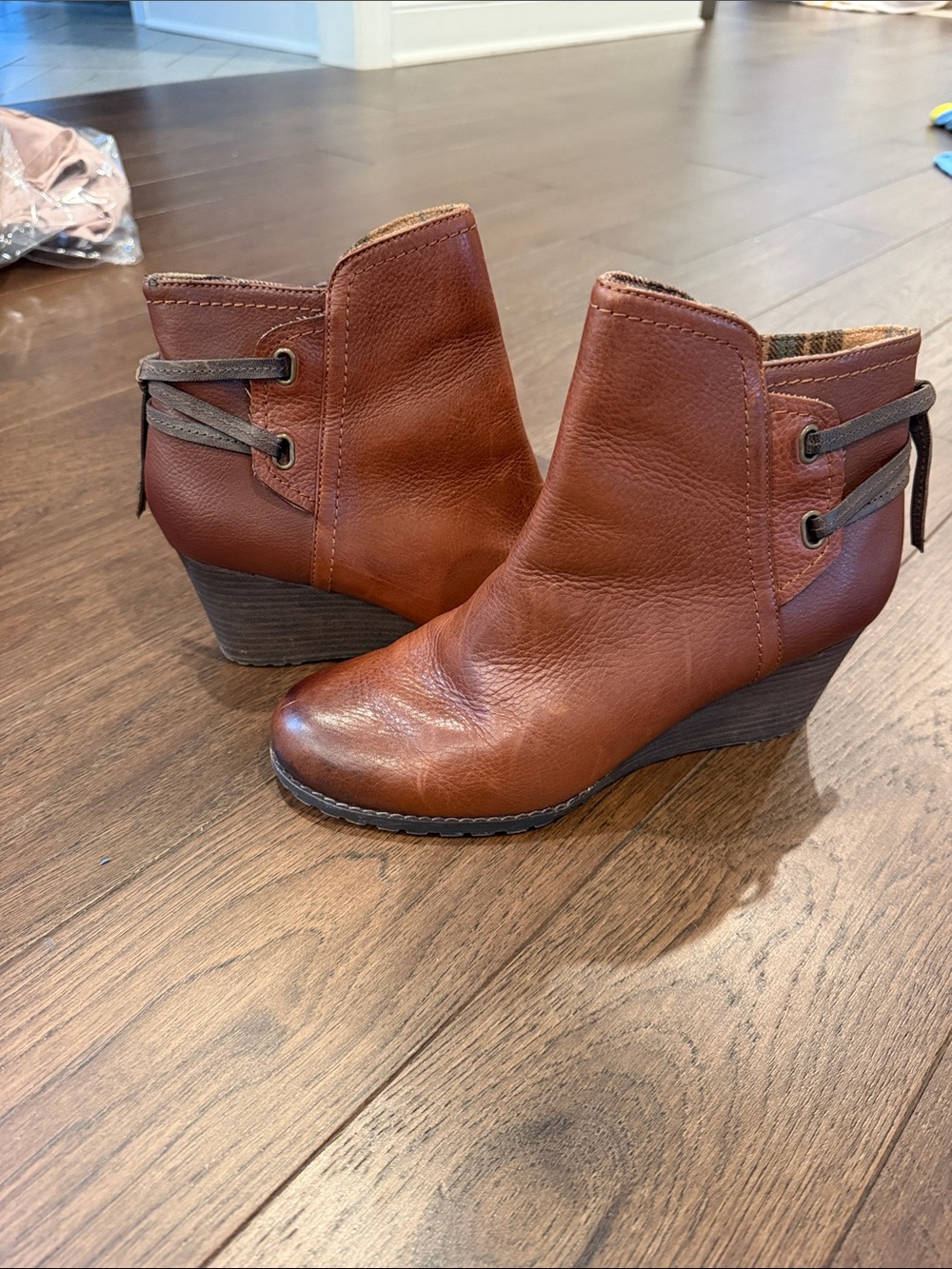Cobb Hill By Rockport Shoes Lucinda Back Tie Ankle Booties Size 9 - C1-064